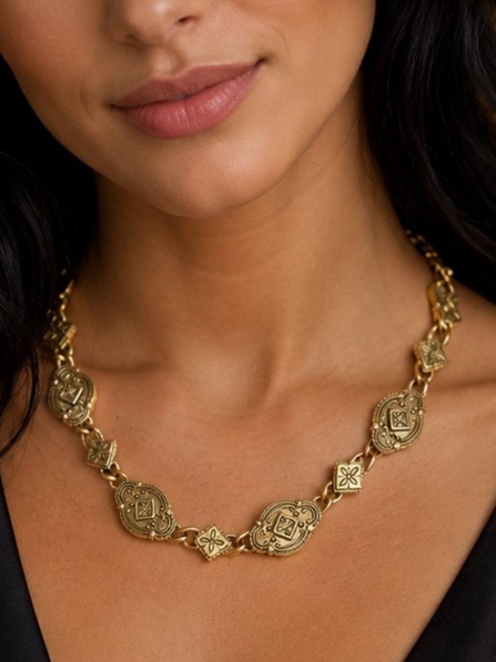 NAPIER Rare Vintage Etruscan-Revival Quatrefoil Metal Link Necklace